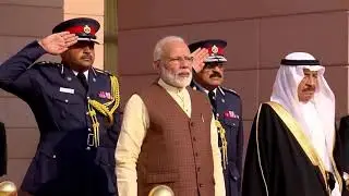 Ceremonial welcome of PM Modi in Bahrain 1प्रधानमंत्री नरेंद्र मोदी का भव्य स्वागत किया गया