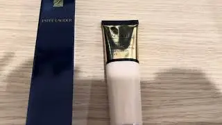 Est&eacute;e Lauder Futurist Hydra Rescue Moisturizing Foundation SPF 45 1N0 Porcelain Review