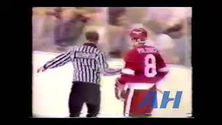 NHL Dec. 10, 1979 Larry Playfair,BUF v Dennis Polonich,DET Buffalo Sabres Detroit Red Wings