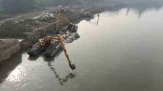 Cleaning Gomti River Bed in Lucknow.