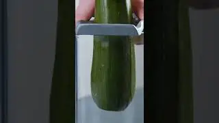 Super slice your zucchini! 🔪🥒✨ #shorts #cooking #food #cookinghack #lifehack