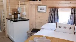 Ghillies Bothy offering luxury glamping in the Cairngorms National Park. Eco friendly Cabins.