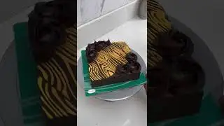 Chocolate transfer sheet, Cake decorating ideas #viral #trending #shorts #squarecake #birthdaycake ￼