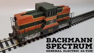 Bachmann Spectrum 80010 - GE 44-TON Switcher in Great Northern livery No.50 unboxing and overview