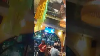MUMBAI CULTURE.. ENJOY THE WESTERN SONGS PLAYED