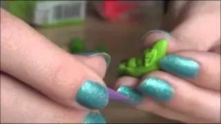 DIY: Polymer Clay Pea Pod | SoCraftastic