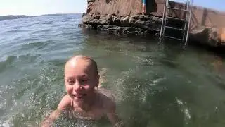 Bada i havet vid Unda camping