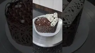 beautiful heart shape chocolate cake design #heartshapecake #shorts #ytshorts #chocolatecake #viral