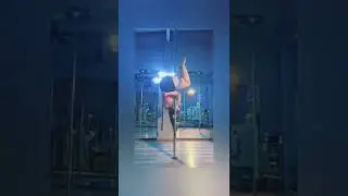 Sensual Pole Dance to 'Apaga A Luz' Gloria Groove #art #curvy #dancer #music #song #giratorio #spin