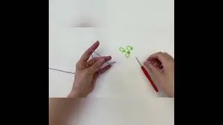 How to hold yarn and hook