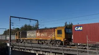 DL 9262 with Train MR1 departing Te rapa yard Hamilton North Island Main Trunk 