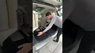 💡Folding up and down the 3rd seating row in the 7-seater version of the Lexus LM #shorts