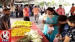 Devotees Throng Basara Gnana Saraswati Temple For Aksharabyasam | V6 News