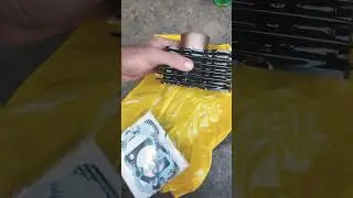 Engine Head Valve Grinding #tranding #sorts #youtubeshorts  #bike #engine#shortsvideo #viralshorts