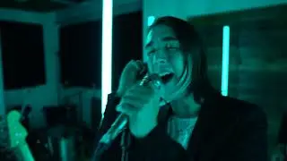 Electric Neon Clouds - One Heartbeat Away (live at Maison Slique)
