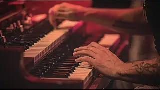 Raphael Wressnig on Hammond B-3 Organ