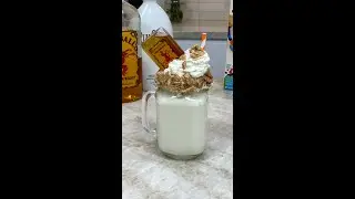 Cinnamon Toast Crunch Hot Chocolate 🍫🥣 #shorts