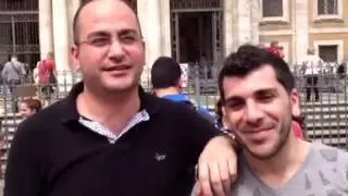 Don Salar e don Marwan salutano la Parrocchia