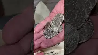 BOUGHT 200 PIECES HALF DOLLAR COIN BAG, 2018 GOLD COIN & SILVER PROOFSET 2025 FROM US MINT. PLS SUBS