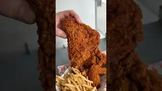 Have you DEVOURED the fried chicken at Blue Ribbon Fried Chicken NYC yet?! 🍗🍗 #DEVOURPOWER