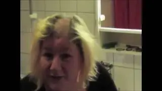 Jag rakar av mig håret
