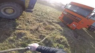 #vlog budowlany. Zmrożony grunt umożliwił pracę sprzętu ciężkiego w terenie.  Wyciąganie DAF-a