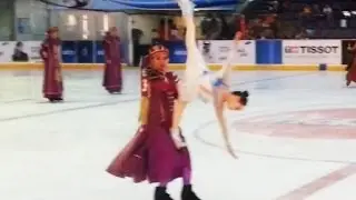 Chinese Acrobatics by 'The Swans'