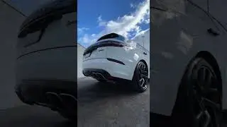 all new range rover velar exhaust sound 💪 range rover velar engine rev #shorts #rangerover #velar