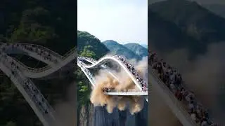COLLAPSE Caught on Camera &ndash; Tourists SCREAM in Terror! 😱 #shorts #skywalker  #viral #skybridge