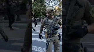 Иммиграционная и таможенная полиция задержала мигрантов на знаменитой улице Нью-Йорка