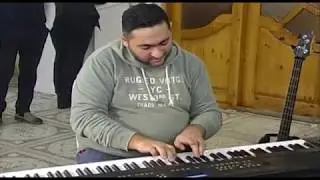 Gencede sintezator ifacisi Mushviq Shemkirlinin ovladi pianocu Namiqin toyu  Rovshen Yusifov piano