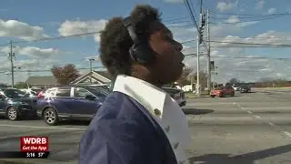 WDRB Positive | Male High School grad turns street into stage, performing Hamilton hits