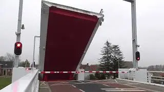 Brugopening Brug Dronryp Basculebrug/ Drawbridge/ Pont Basculant/ Zugbrücke