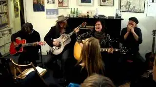 Fanny Holm Guns of Silence live at Izzy Young's Folklore Center, Stockholm