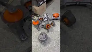 Hydraulic engine mount