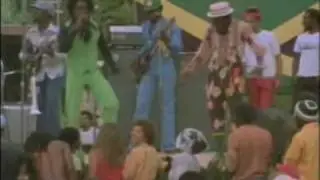 Clint Eastwood & General Saint - Stop That Train
