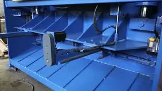 NC Shearing Machine with Cybelec Controller