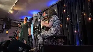 The Henry Girls - Sweet Dreams