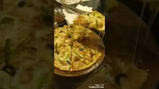 Pizza #Cheese Pull#Gloria Jean's#shorts #viral #youtubeshorts #viralvideo#cheese  #tastyfood#cheesy