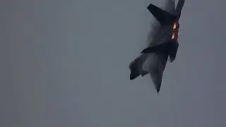 F22 raptor - Fidae 2016 - HD - Extreme roll