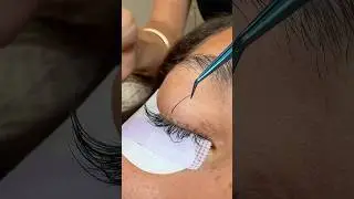 Satisfying lash removal 🤤
