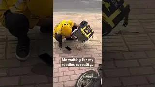 The struggles of food delivery life in China 🚴&zwj;♂️🍲