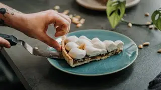 MUST TRY Vegan Snickers Pie