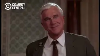 più professionali di Frank Drebin - Non ce n'è - ITA