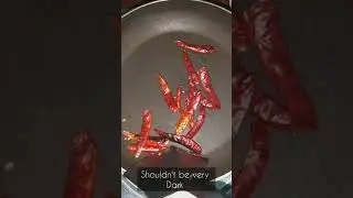 Easiest Homemade chilli flakes recipe in 2 mins | how to make chilli flakes at home #shorts