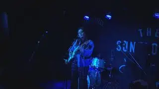 Brooke Bentham - I Need Your Body - Live