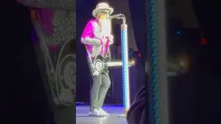 ZZ Top Live in concert Billy F. Gibbons styling for the Elevation Tour 2025 #zztop #billyfgibbons