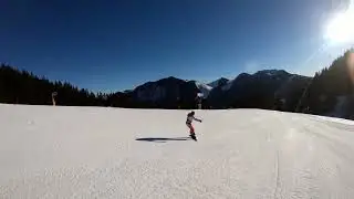 Alexandra's first steps on Virus snowboard