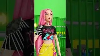 HUNTRX FAMILY vs MOM WORM - Kpop Demon Hunters! FULL GAME #roblox #shorts