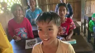 សកម្មភាពក្មេងកំពុងសិក្សាថ្នាក់ភាសាអង់គ្លេសភាគ១ Activities for children learning basic English part 1